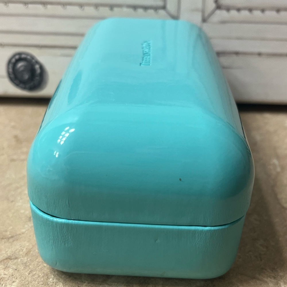 Tiffany & Co. Large Hardshell Sunglasses Case - Picture 4 of 10